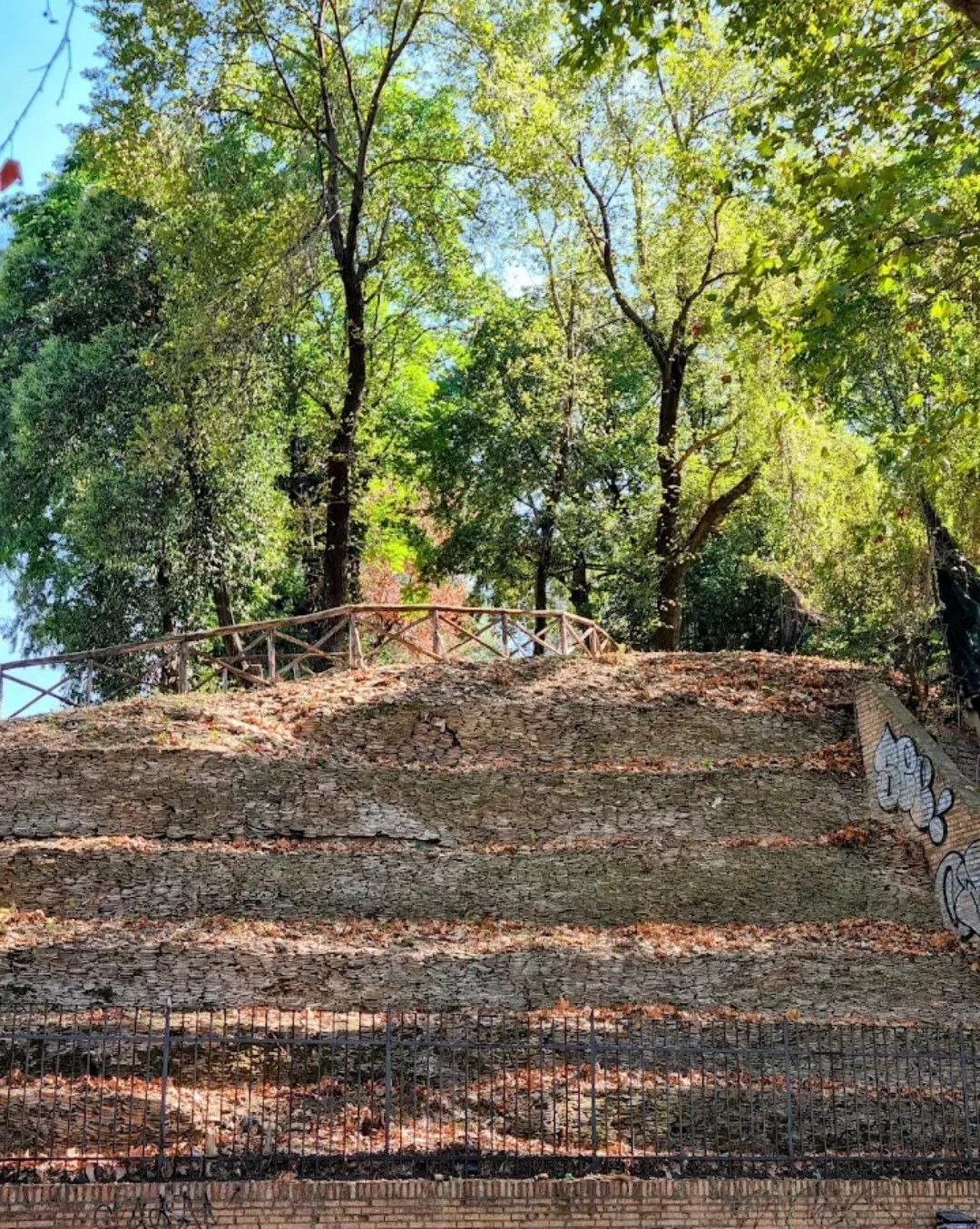 Monte dei Cocci: il colle più sorprendente a Roma