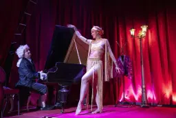 Vážně a nevážně, teď a tady