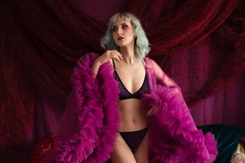 Blue Burlesque Show: Glitter & Glamour