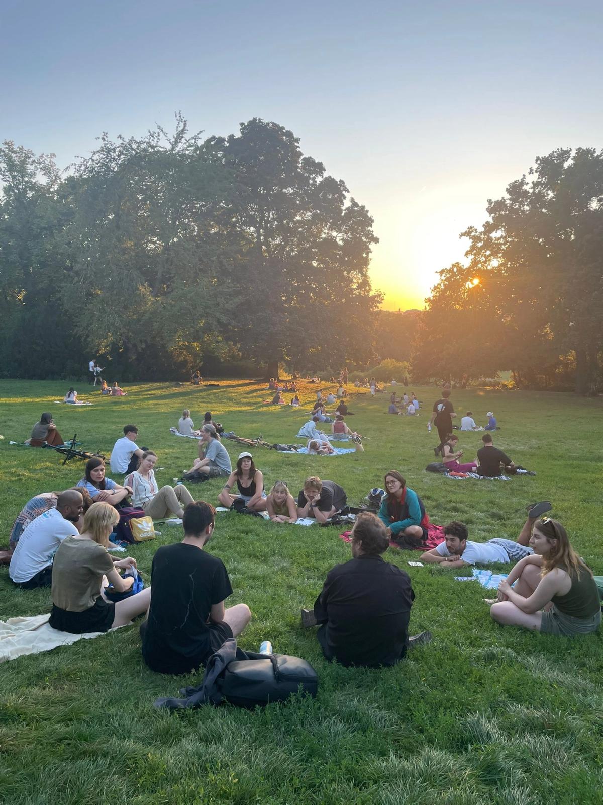 Silent Book Club Session n. 45 - Gleisdreieck Park!