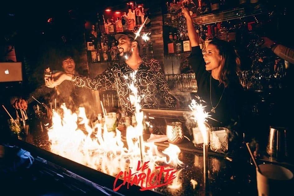 Travelers Night: 2000s Party