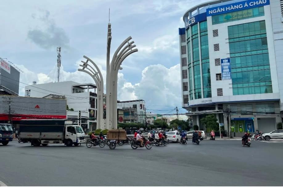 VƯỢT QUA KHÓ KHĂN