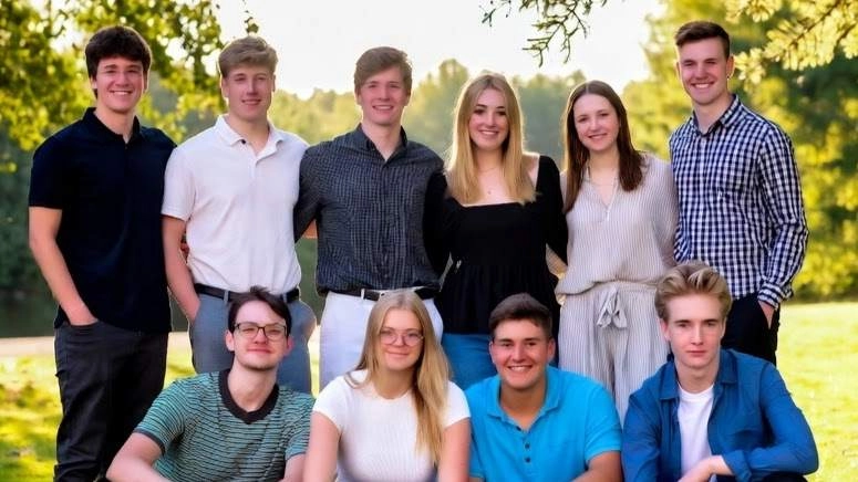 đžđș Outdoor Collective
Social đ Circle đ»