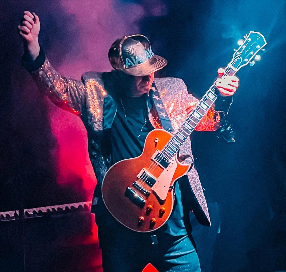 Tony Moore (Ex Iron Maiden & Cutting Crew)