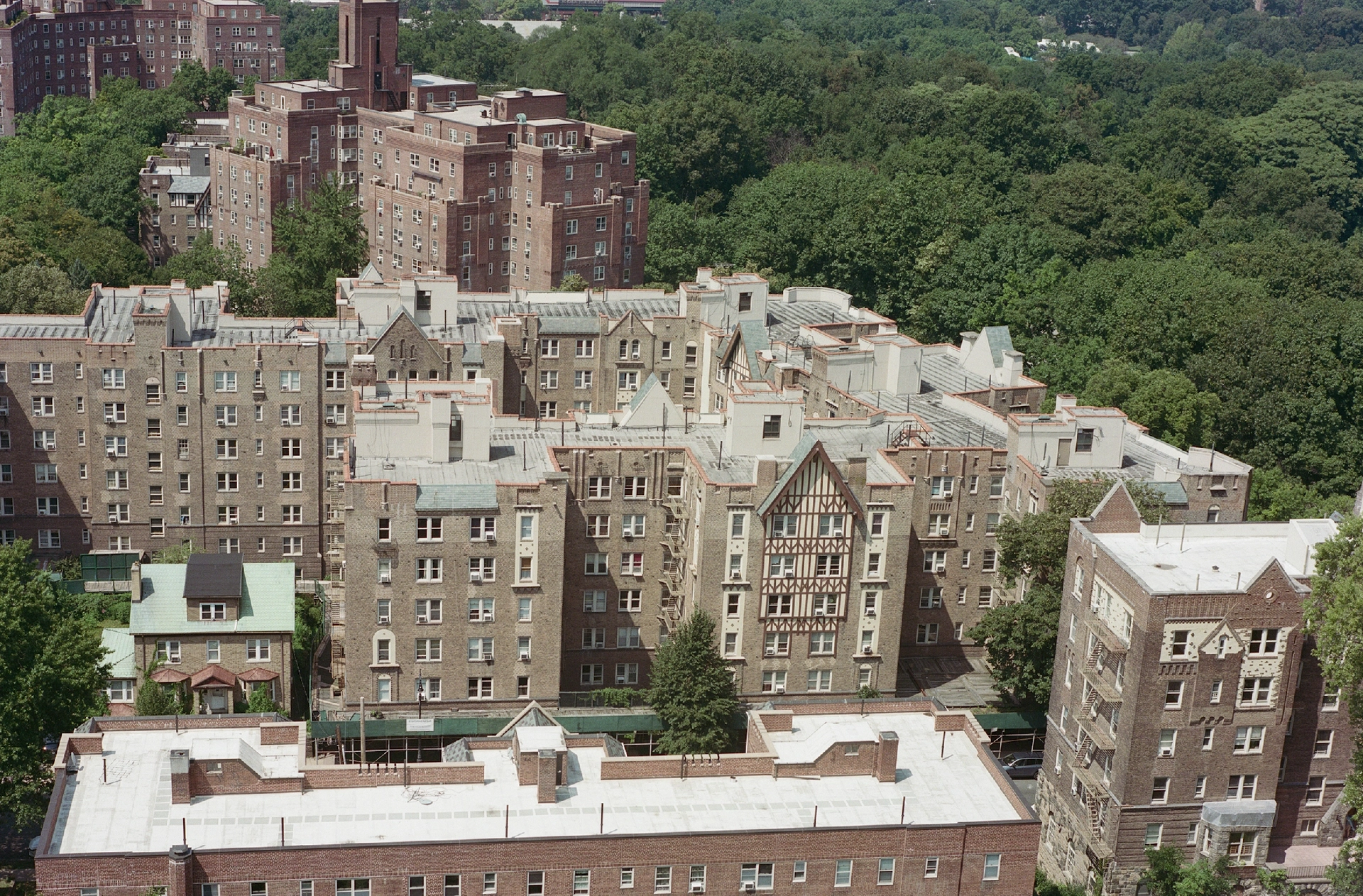 JESSOR - Architecture Walk: Van Cortlandt Village/The Bronx Cooperative Laboratory