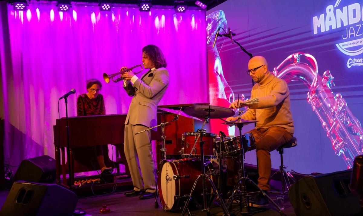 MÄndagsjazz- Trinity