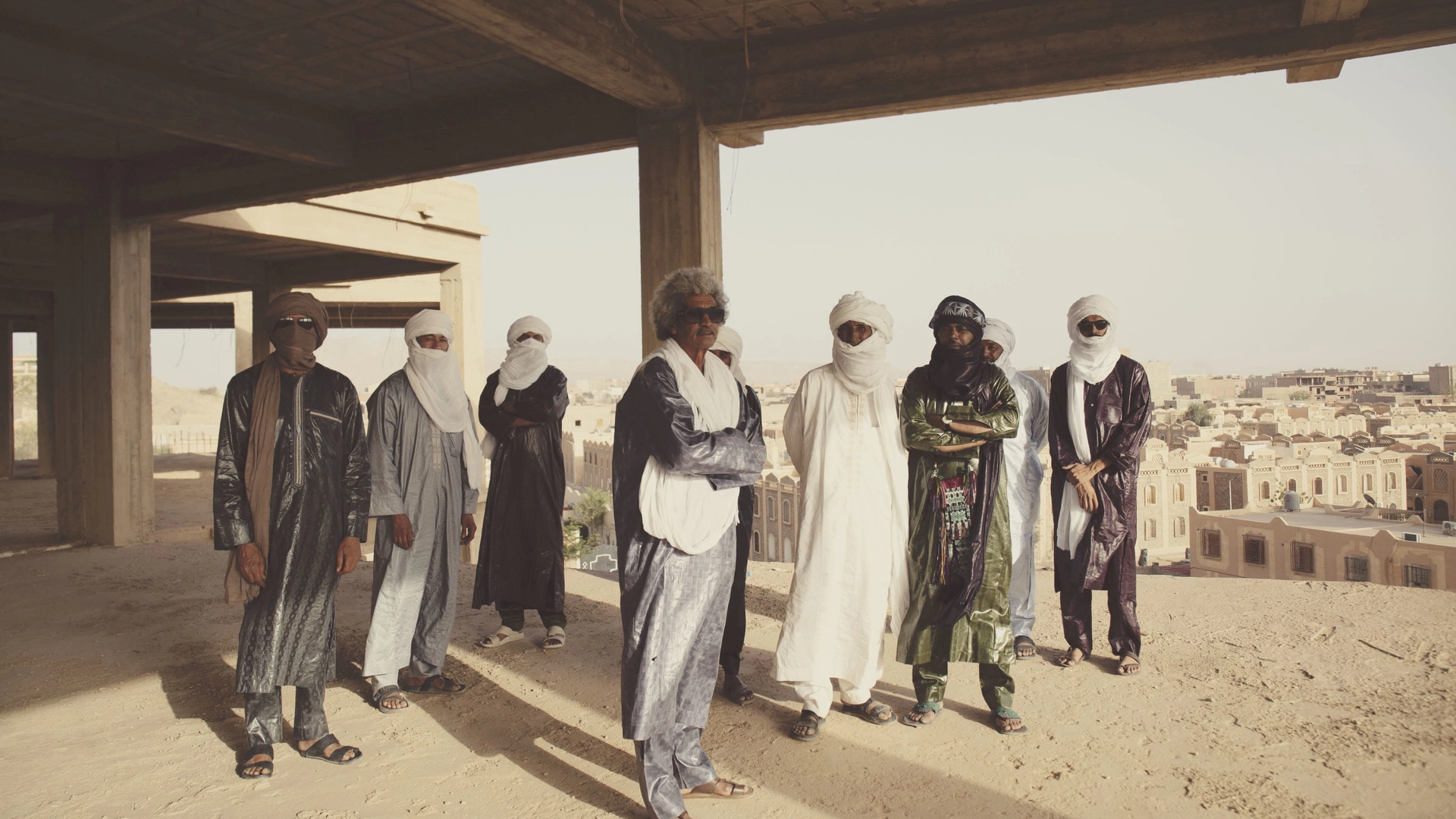Tinariwen + Support: LEAO