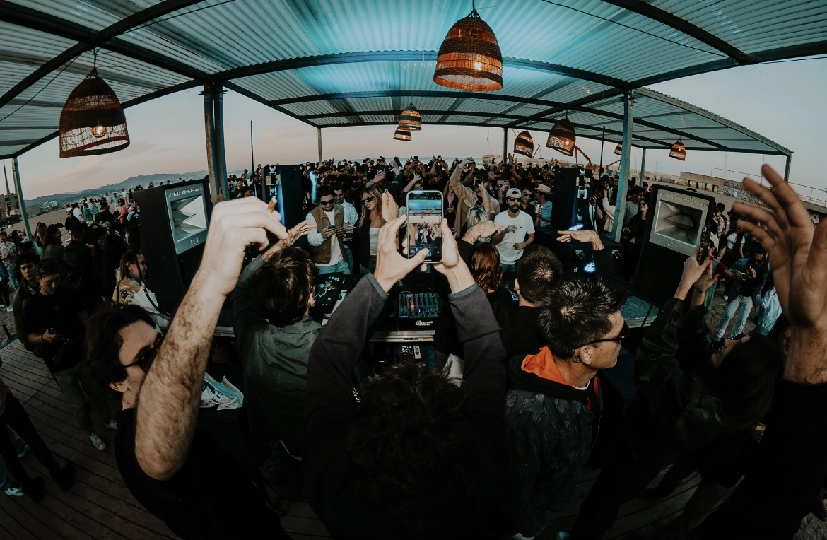 FREE OPEN AIR BEACH PARTY LOST