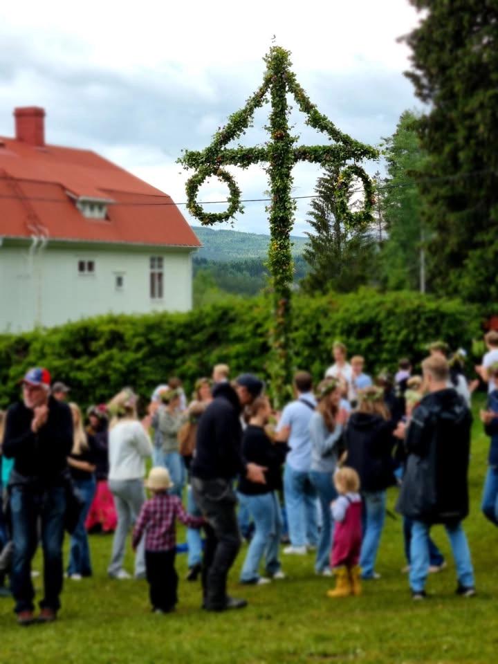 MIDSOMMARFIRANDE på Hembygdsgården