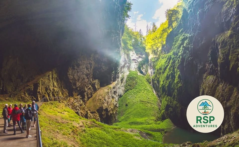Hidden Wonders : Exploring Punkevní Jeskyně