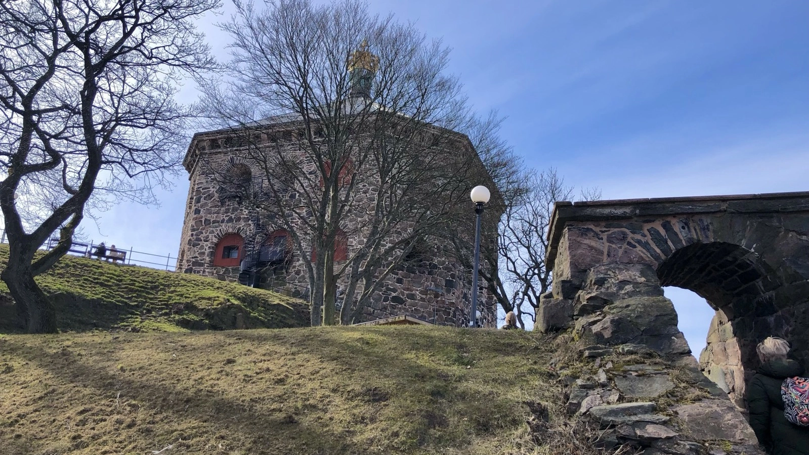 Fästningsfångar och Mästertjuven