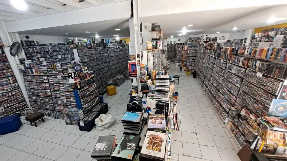 Festival filmes músicas séries livros cds vinil Vhs fita K7...