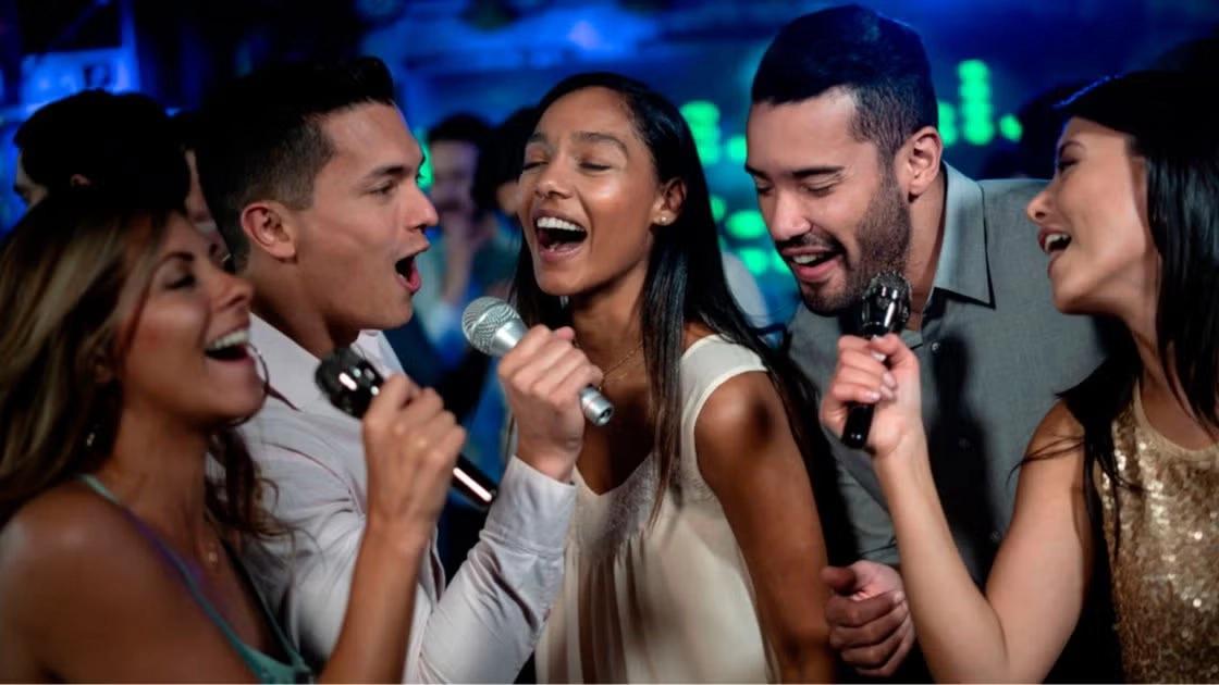 🚨 SOIRÉE KARAOKE ET APÉRO MAISON CE SAMEDI 🎤 🥂