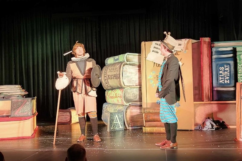 StoryTales: Divadlo Navětvi – KnihoMOLI