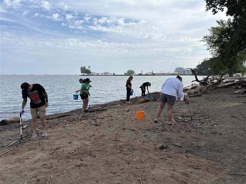 September 24 Beach Cleanup with @CLEAquarium
