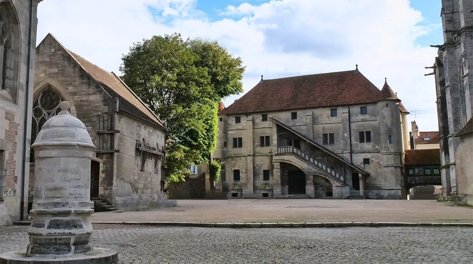 Visite insolite : Parcours secrets de la Cité épiscopale