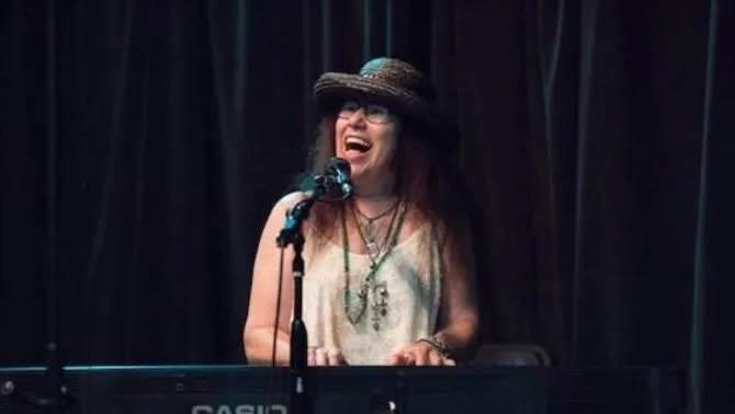 Monday Pro Jam with Wendy Dewitt