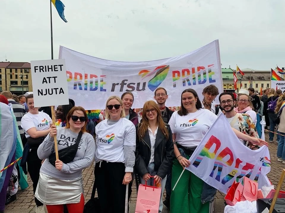 Gå Pride paraden med RFSU 2026