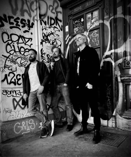 Lyrika LIVE at Bull bar