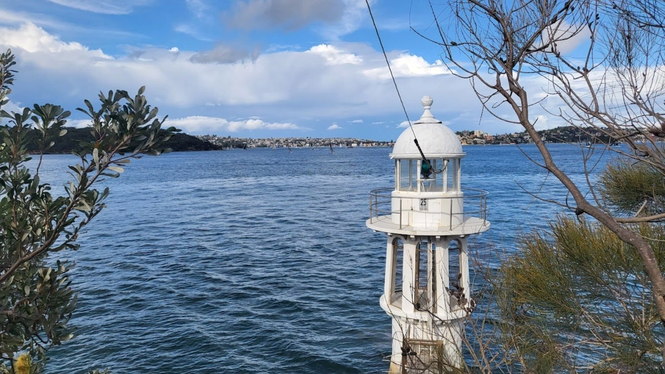 Mosman Bay to Kirribilli Market via Robertsons Point Lighthouse