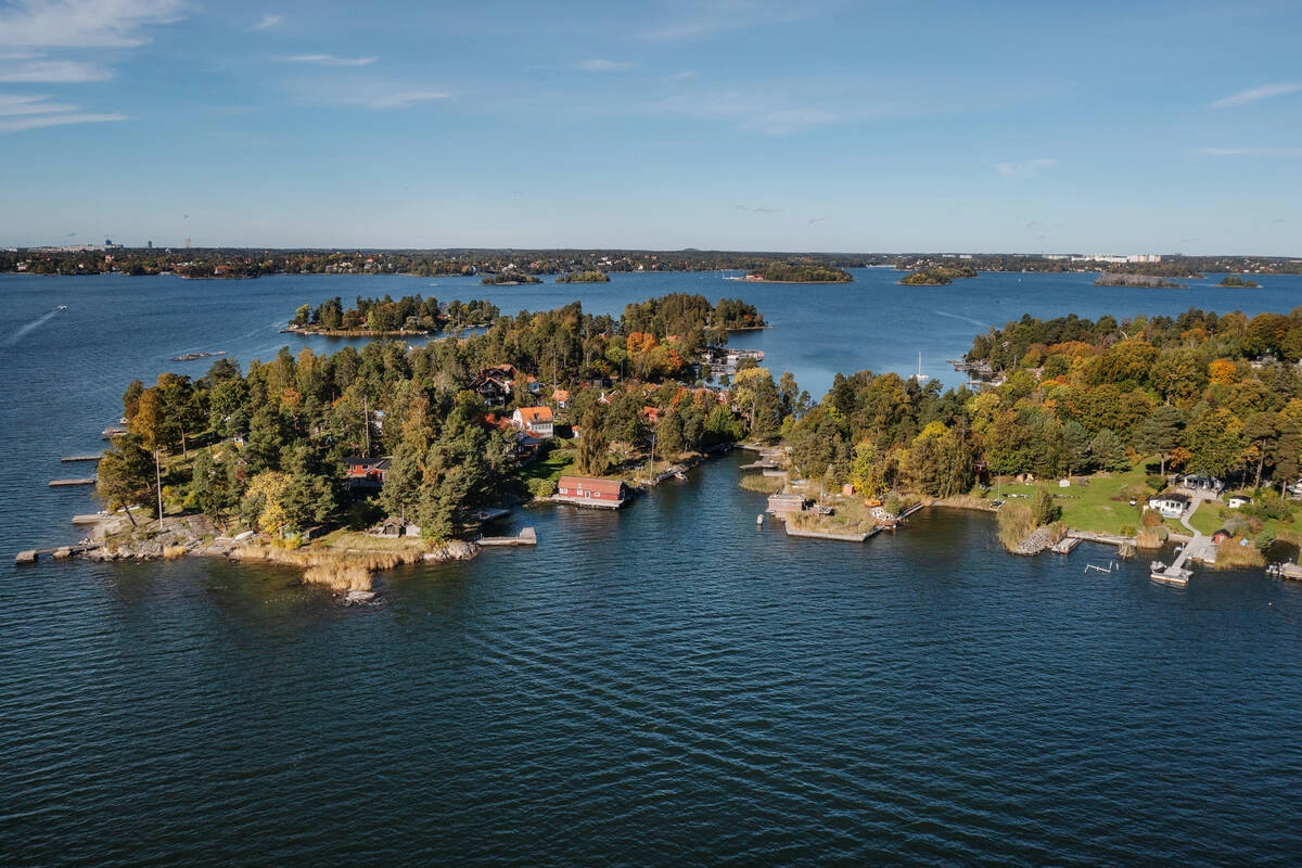Visit lovely Storholmen (Large island)