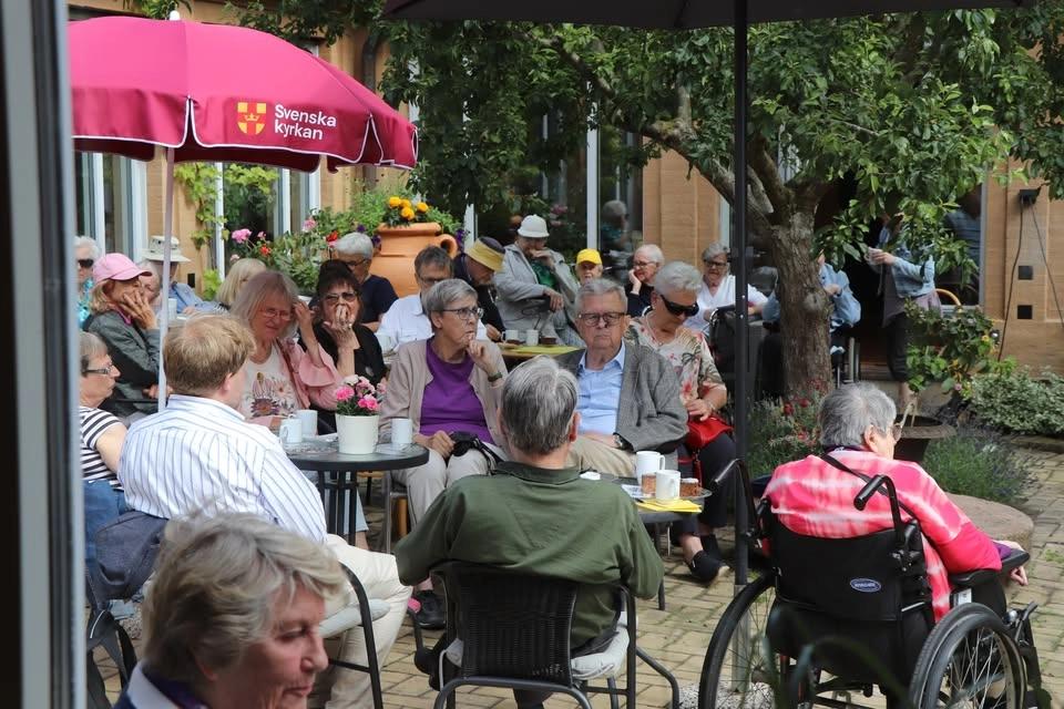 Sommarcafé på innergården