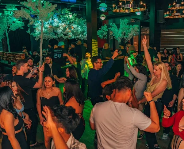 Salsa Sundays at Kaizen Lounge