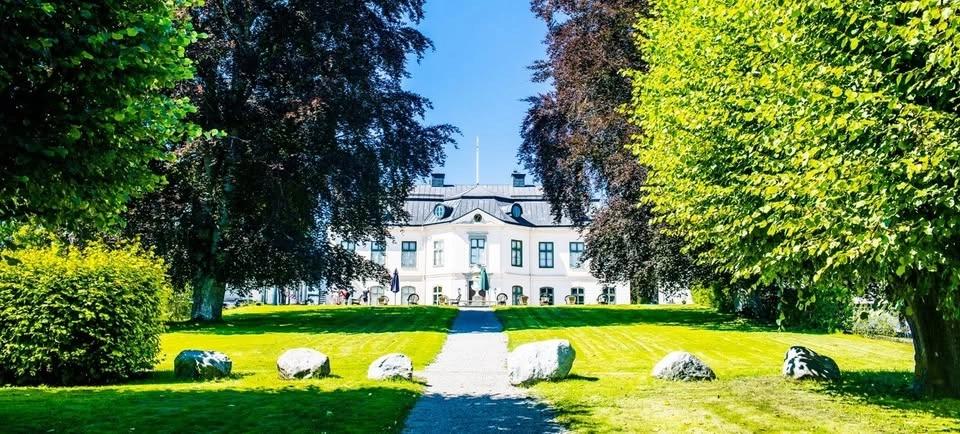 Vi öppnar upp mini meny på midsommar afton med kaffe bakverk och smörgåsar