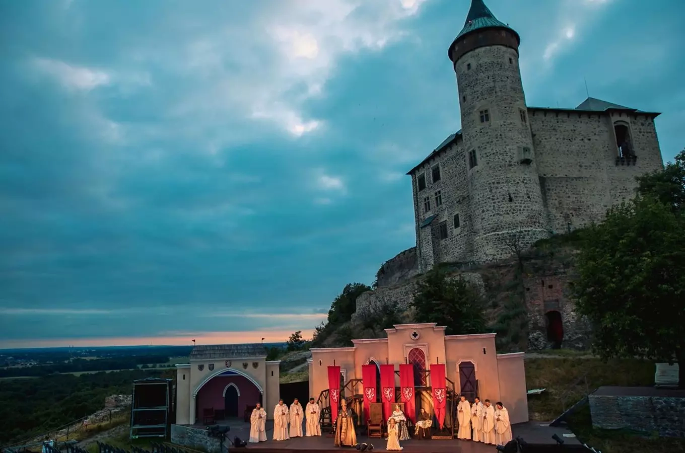 Noc na Karlštejně – divadelní muzikál na Kunětické hoře