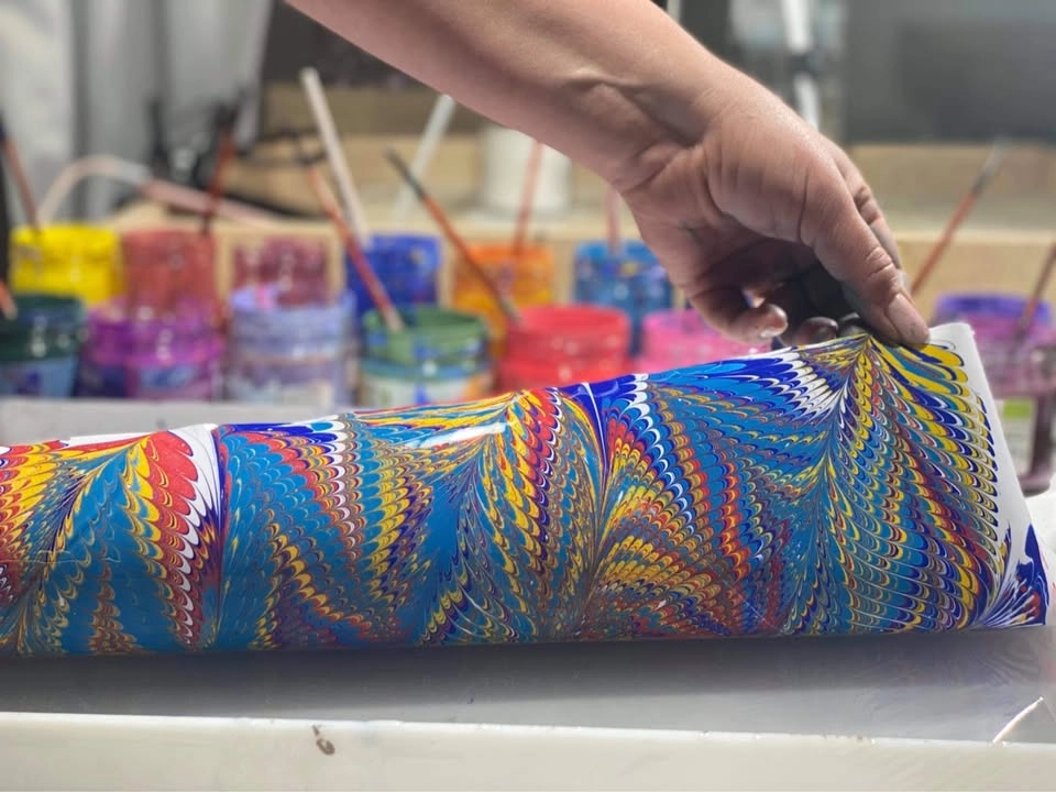 Utställning: Vattenmålning Ebru – färg, vatten och känslans magi av Irina Jonsson