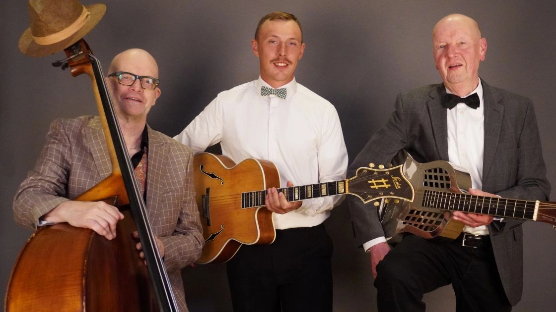 Sunset Serenaders på KoM Musik och Bar