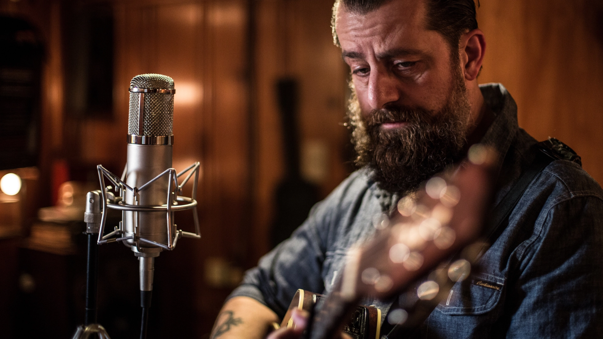 Sean Rowe (US) + Call It Garbo