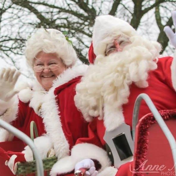 Mount Clemens Santa Parade