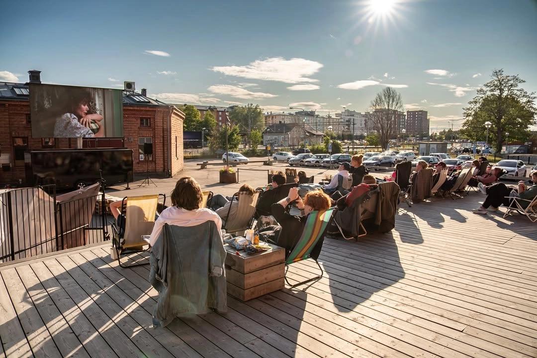 Utomhusbio på Skyltens innergård