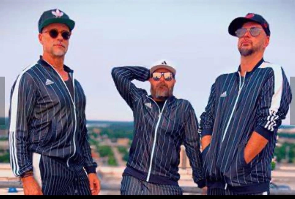 The Pizza Pub Lot Party with Mayday By Midnight