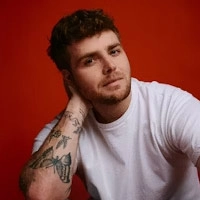 Alex Warren Finding Family on the Road