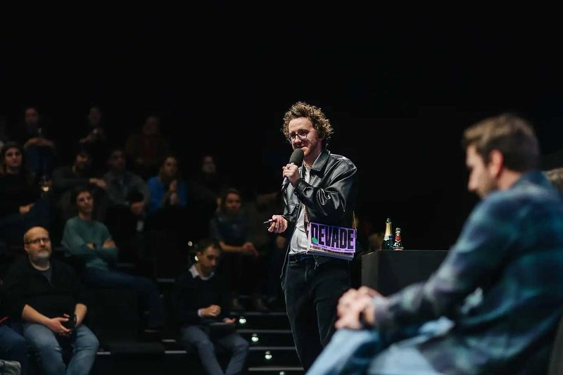 Devade: Tehdy a dnes