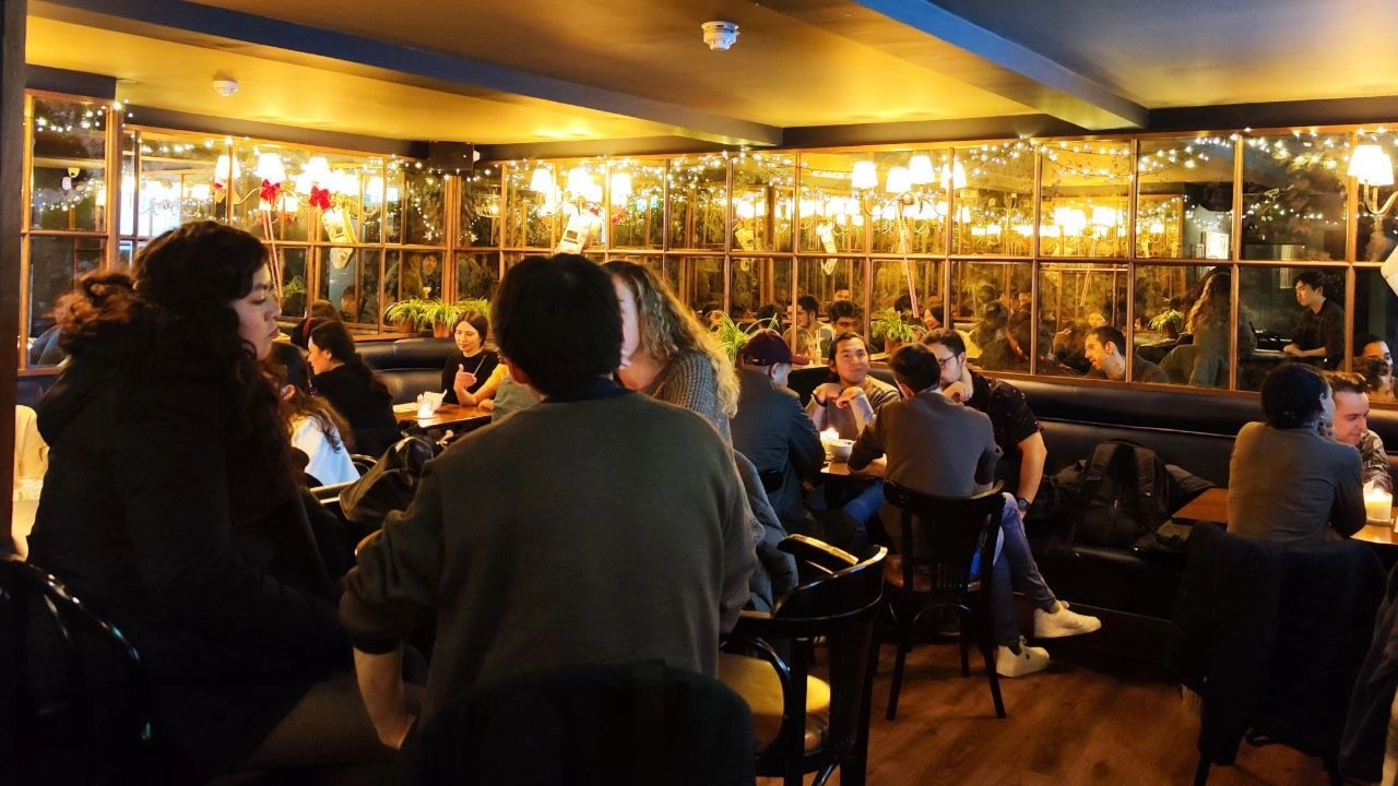 đ INTERNATIONAL MEETUP