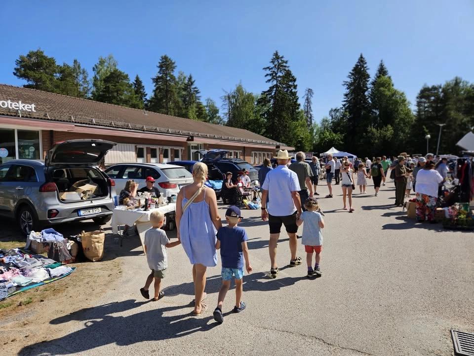 Söndagsmarknad i Horndal