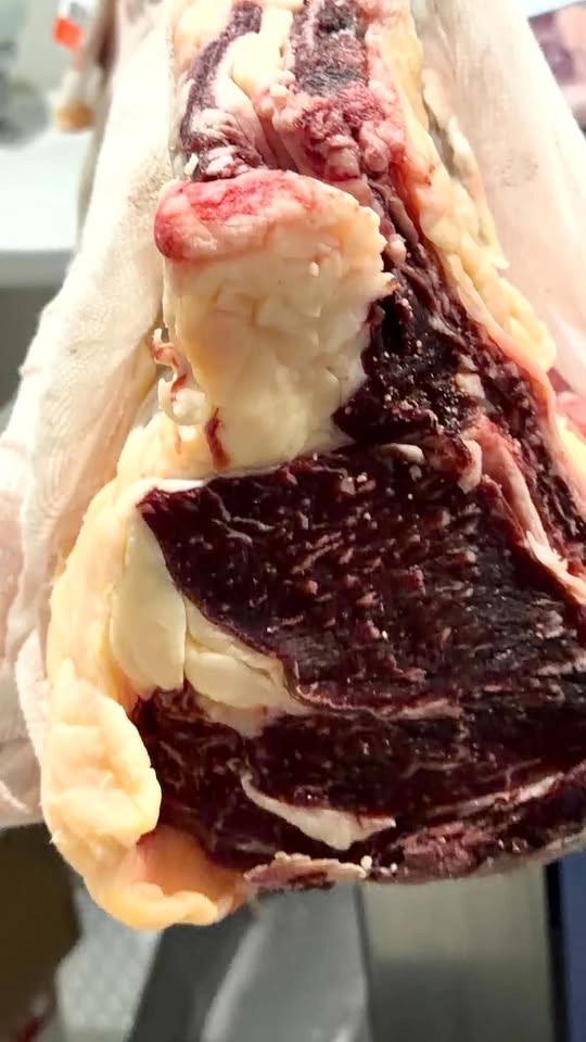 肉おじさん肉企画 「闘牛&和牛!アメリカンスモークBBQ食べ並べ研究会」