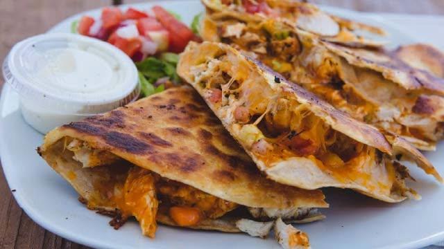 🧀🍹 Quesadillas & Margaritas Thursdays! 🍹🧀