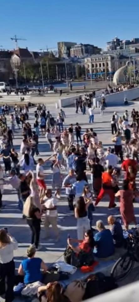 Open air dancing at the opera roof
