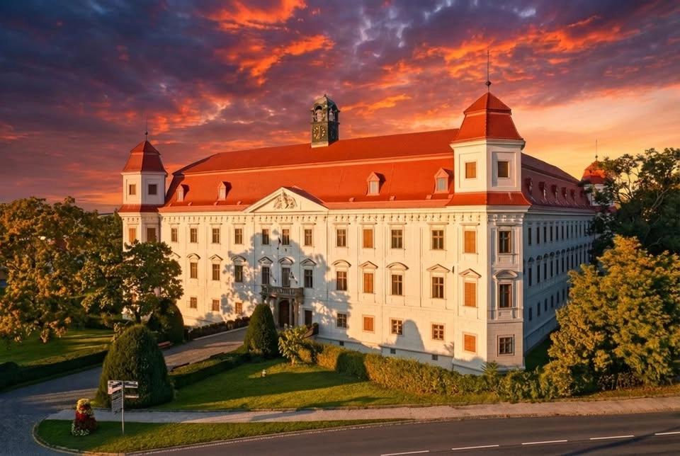 Devadesátky na zámku Holešov | 18.07.2026