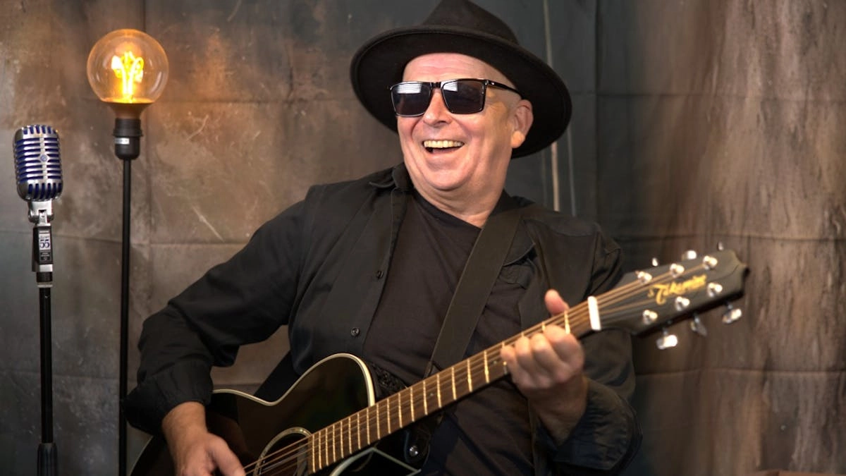 Steinar Sande og the Invisible band - trubadur med hits frå pop og rock 60-talls til dagens