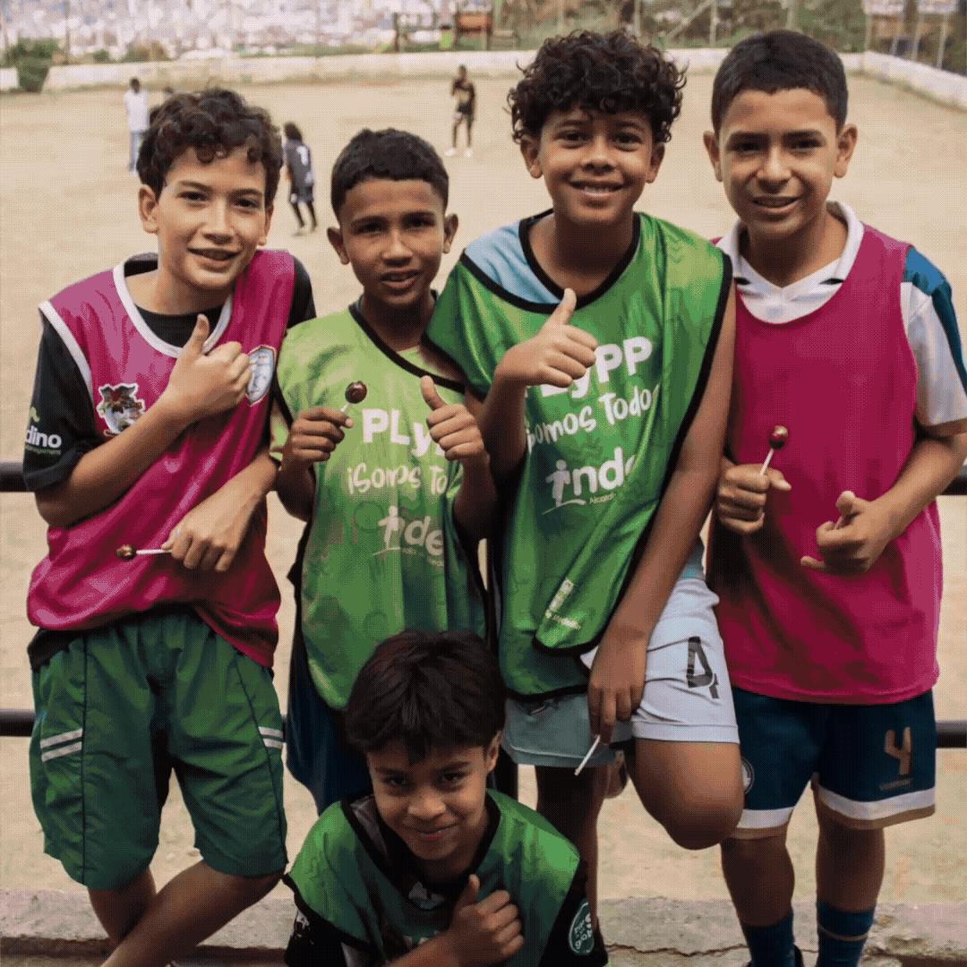💪 SembraFit 🧡 Sembradores de la 13 × Julián Robayo: Workout and Raise Money for Youth Fútbol in Comuna 13