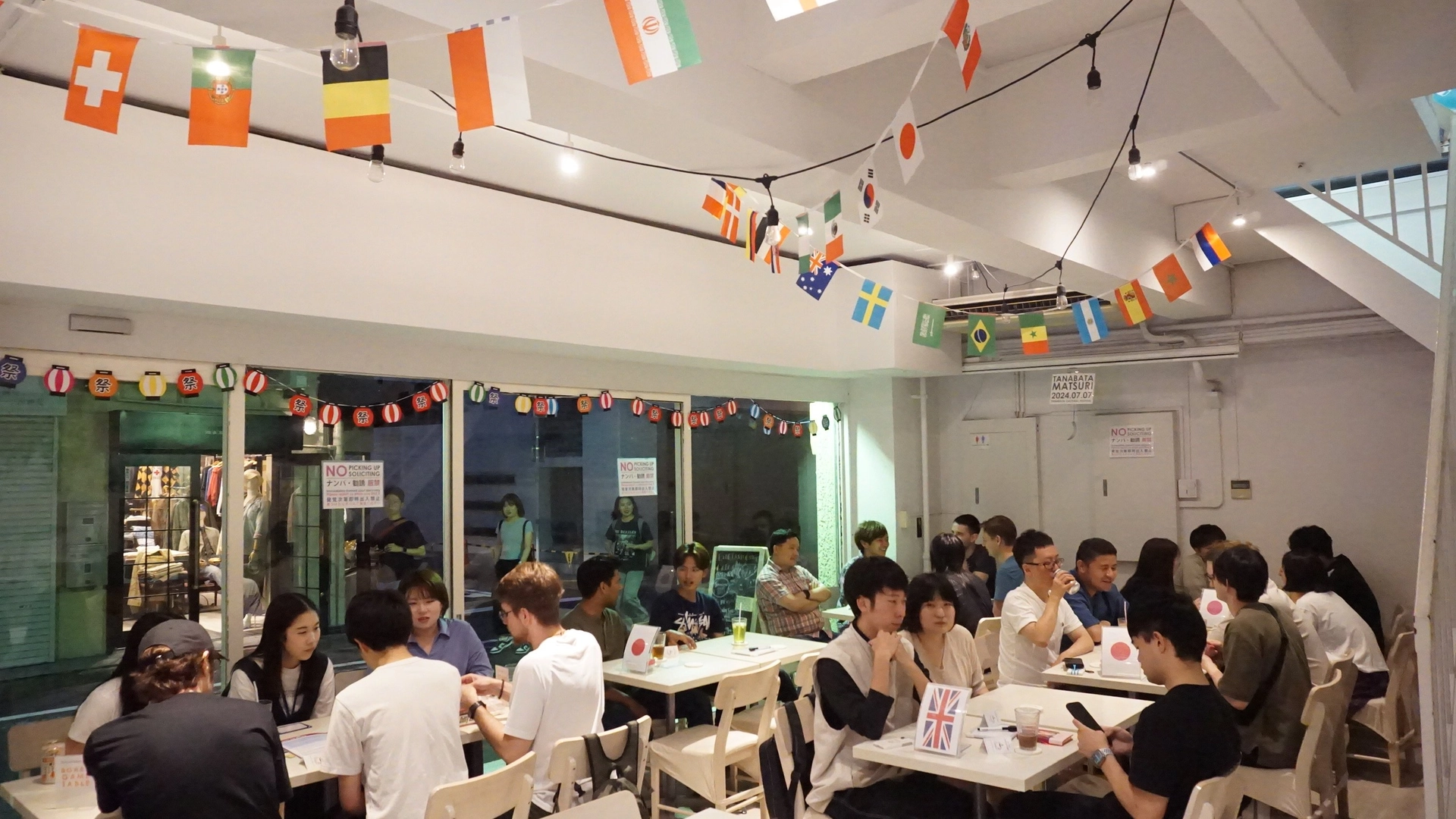 ☕️🥂😊 Making Friends, Fun Chatting Meetup @ Cozy Cafe