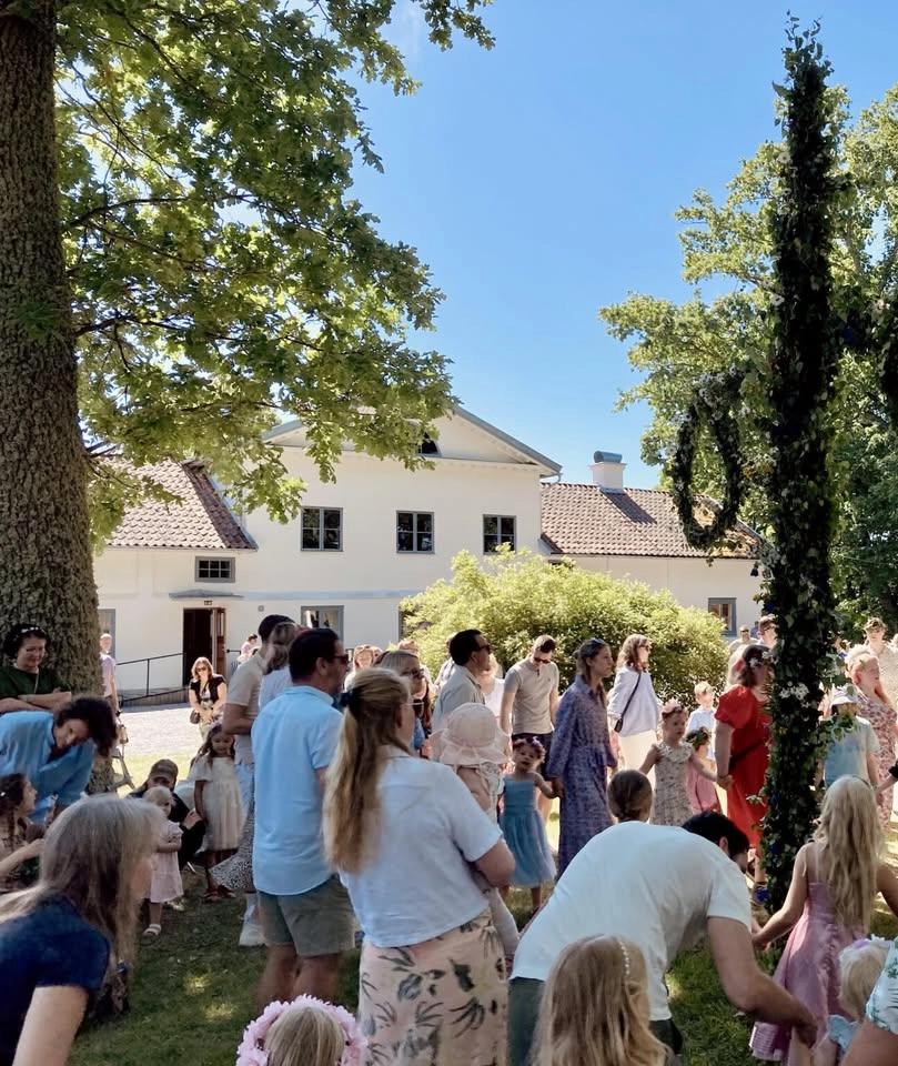Midsommar i Veckholms gamla prästgård