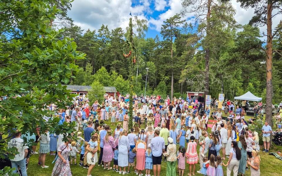 Midsommarfirande på Rönneberga Bygdegård