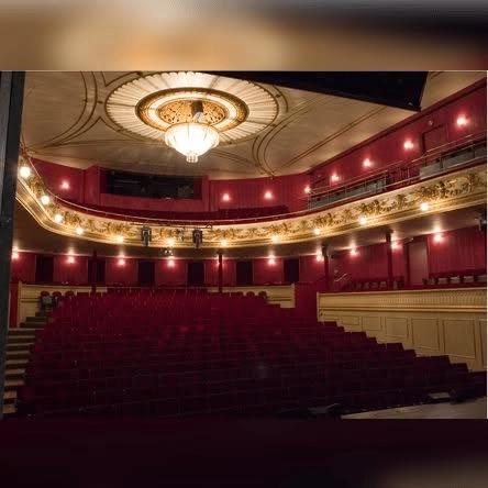 Besøg Danmarks ældst fungerende teater