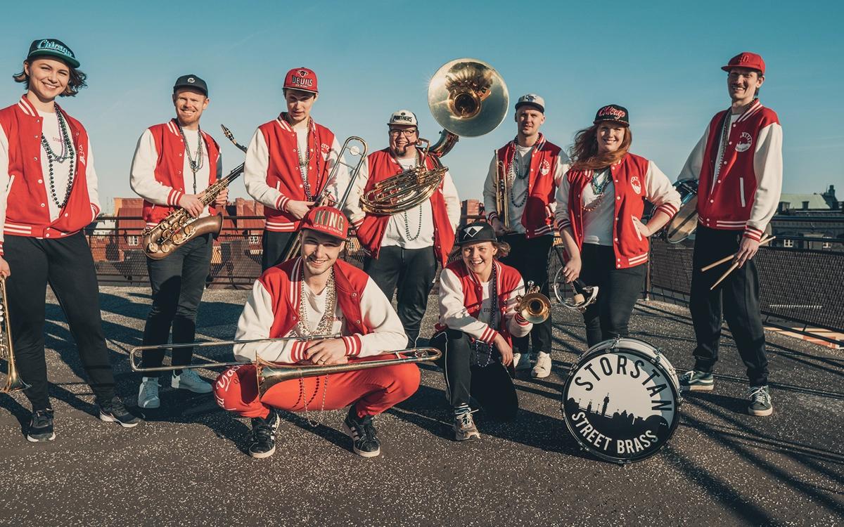 Gatukonsert med Storstan Street Brass